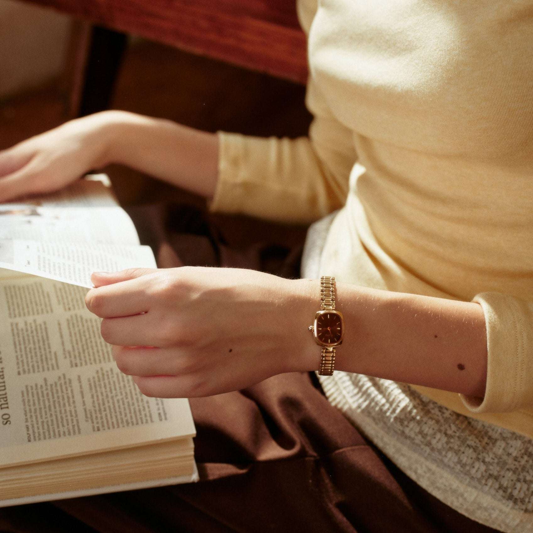 Gold Watches for Women - FIYTA