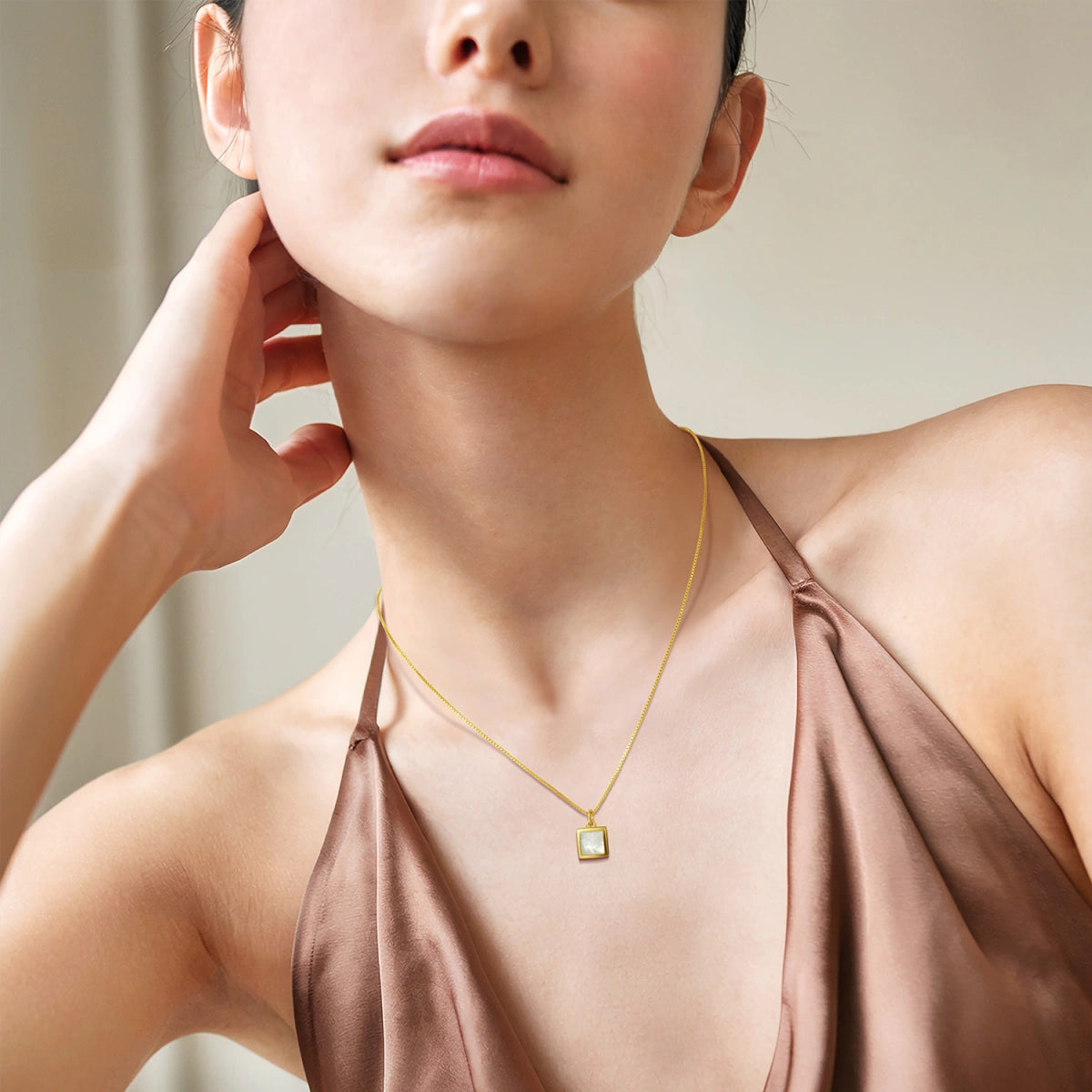 Mother-of-Pearl Necklace - FIYTA