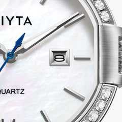 FIYTA Heart Lock Women's Quartz Watch L803002.WWWD detail image (Mother-of-Pearl Dial / Silver Strap)