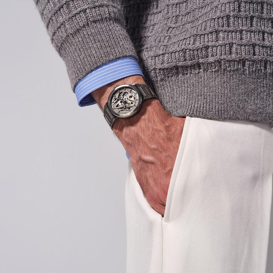 FIYTA Space Rocket Men's Automatic Watch DGA35011.HHH wearing photo 3 (Black Dial / Black Strap)