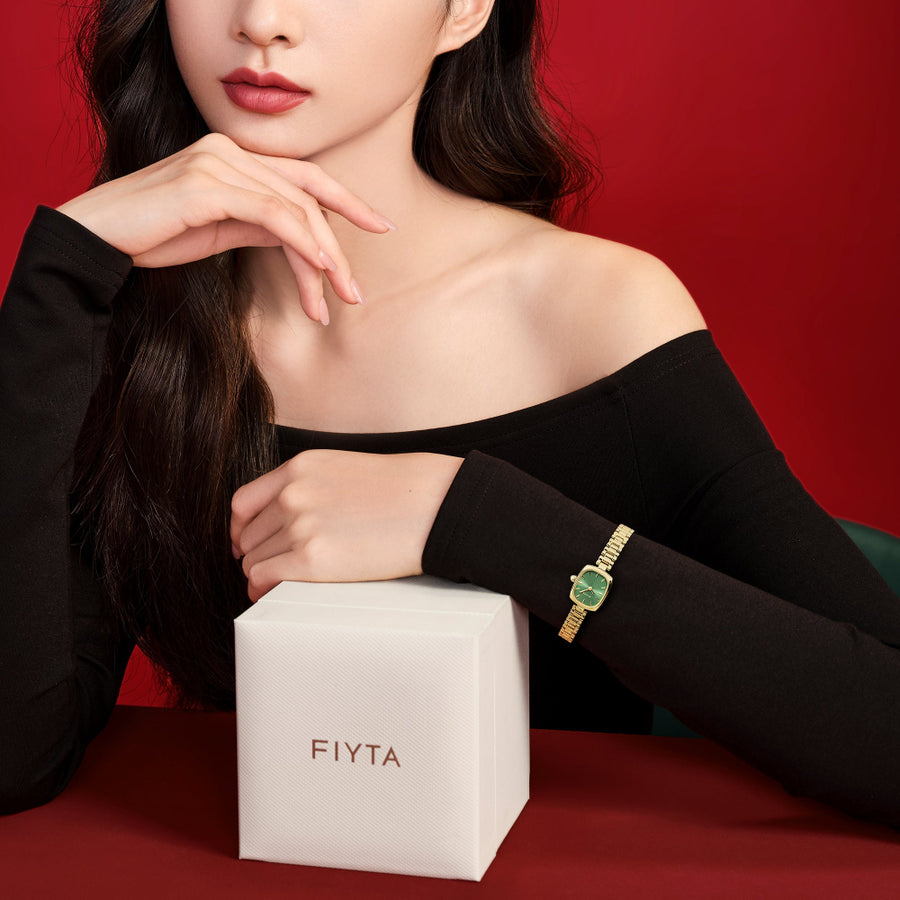 FIYTA Mini Cushion Women's Quartz Watch DL21012.GNG detail image (Mint Green Dial / Gold Strap)