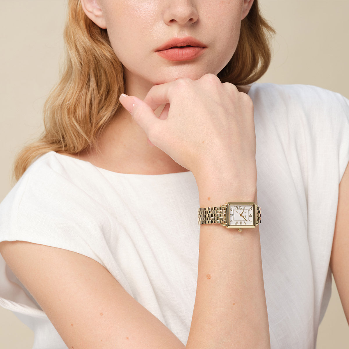 FIYTA Vior Women's Quartz Watch DL865050.GWG wearing photo 1 (White Dial / Gold Strap)