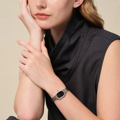 FIYTA Cocoa Zircon-Set Women's Quartz Watch L865018.WLWD wearing photo 2 (Navy Blue Dial / Silver Strap)