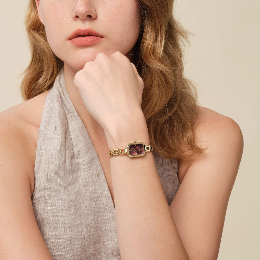 FIYTA Lilt Women’s Quartz Watch L865039.GKG wearing photo 2 (Brown Dial / Gold Strap)